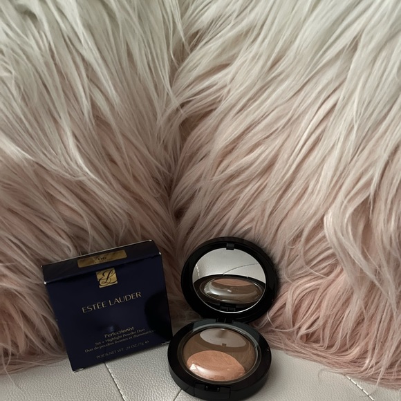 Estée Lauder Perfectionist Highlight Powder Duo 05 - Picture 9 of 9